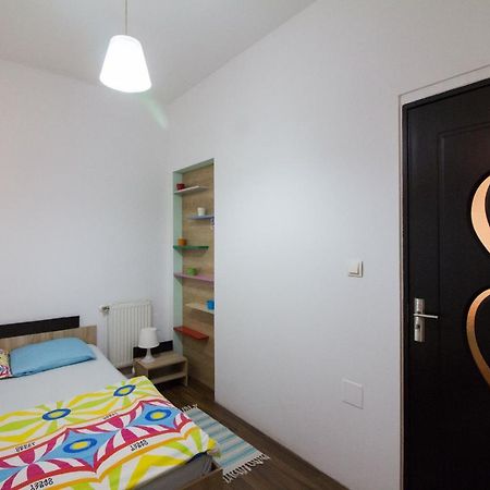 Intim Studio Flat Arad Buitenkant foto