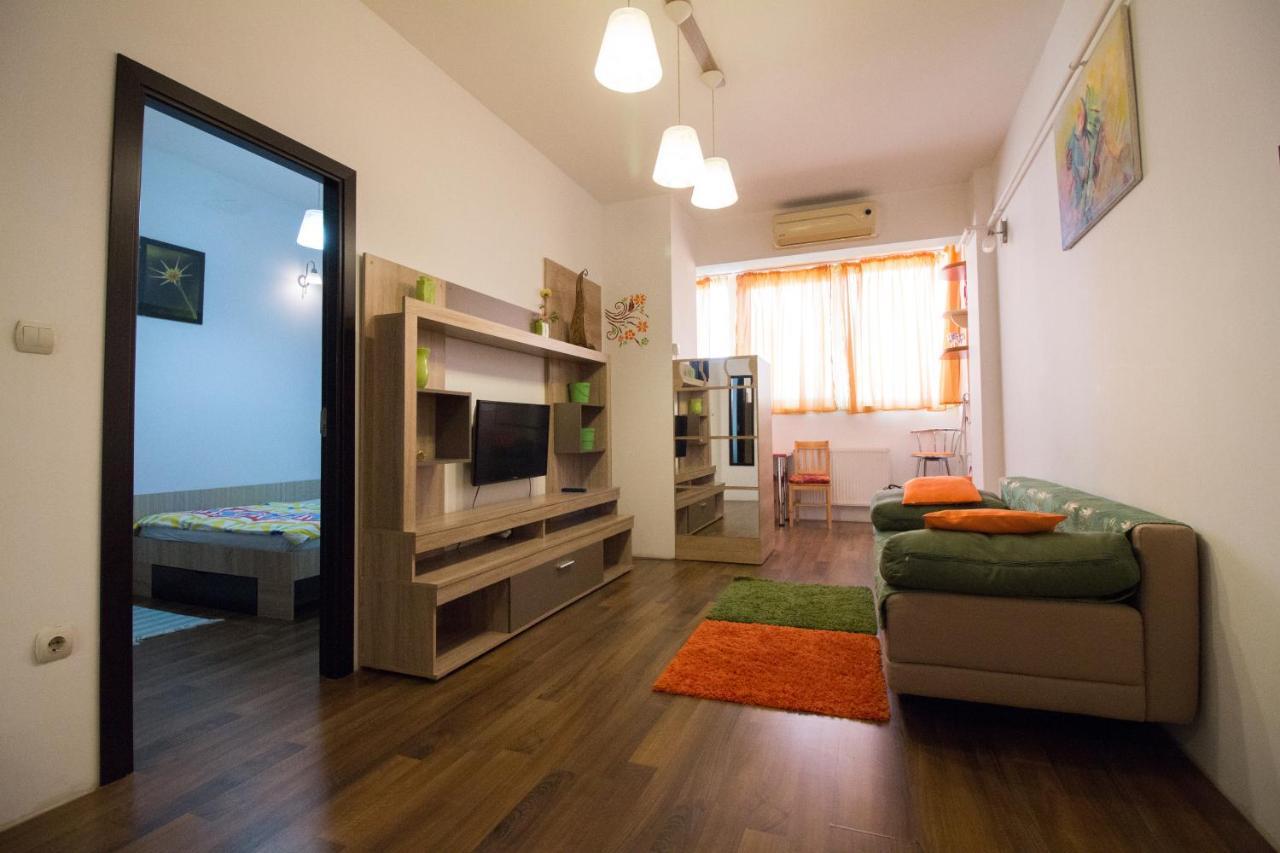 Intim Studio Flat Arad Buitenkant foto