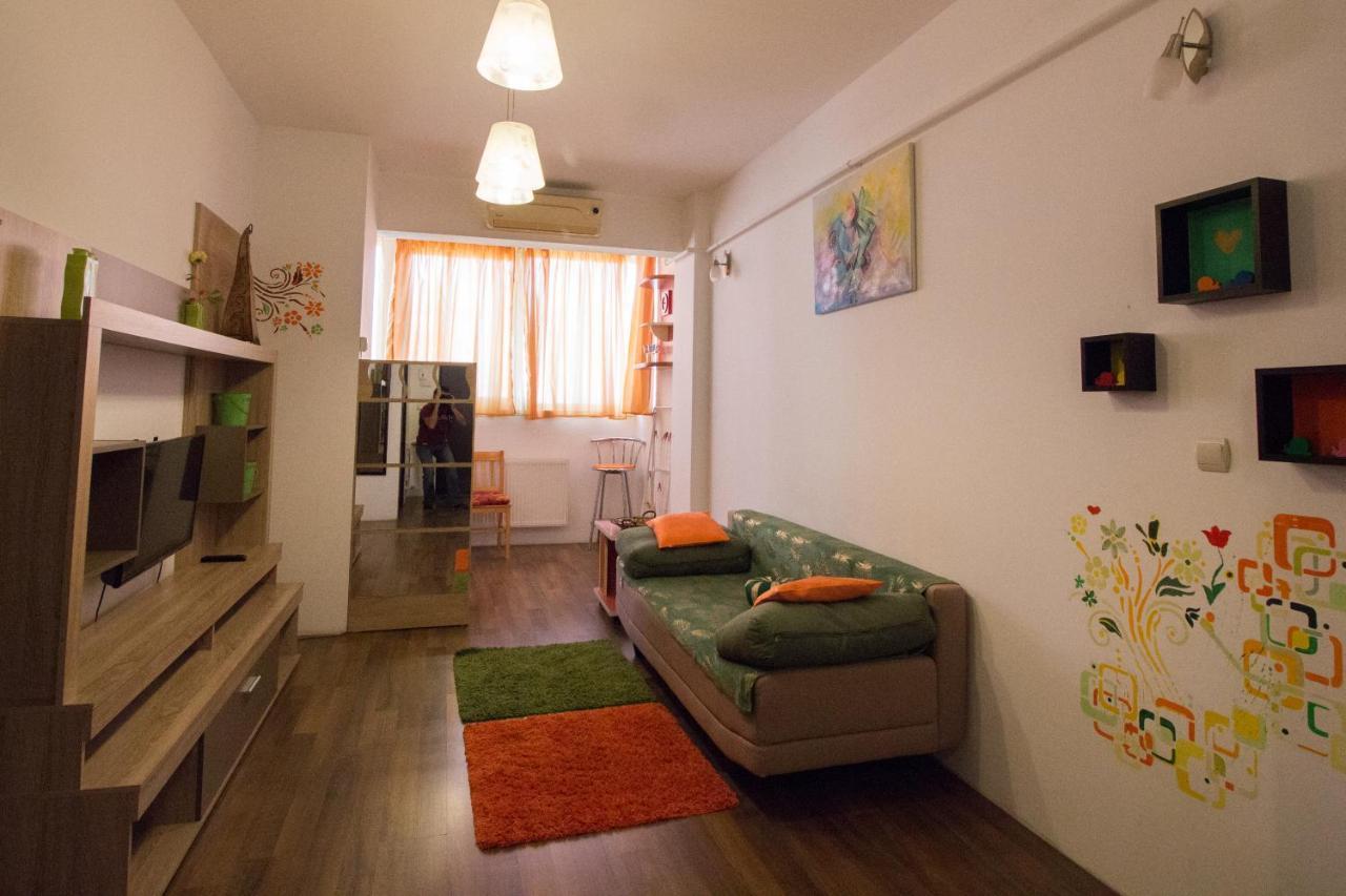 Intim Studio Flat Arad Buitenkant foto
